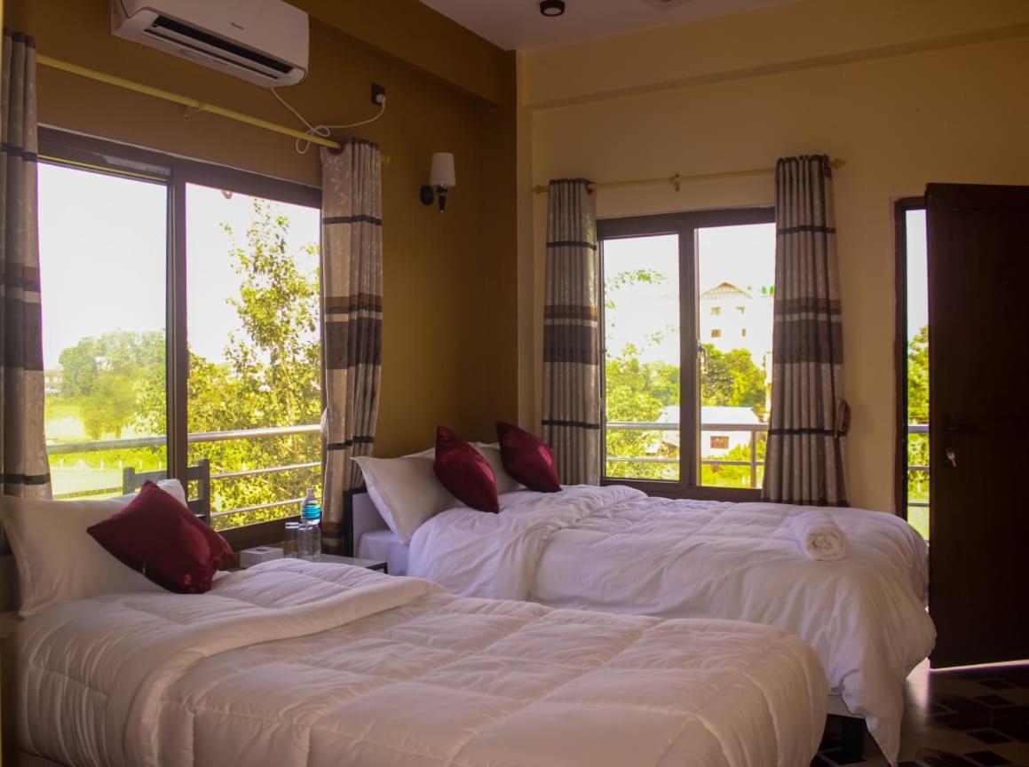 Hotel Flycatcher Chitwan- A Jungle Safari Home Sauraha Exteriér fotografie