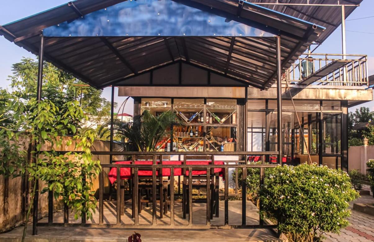 Hotel Flycatcher Chitwan- A Jungle Safari Home Sauraha Exteriér fotografie