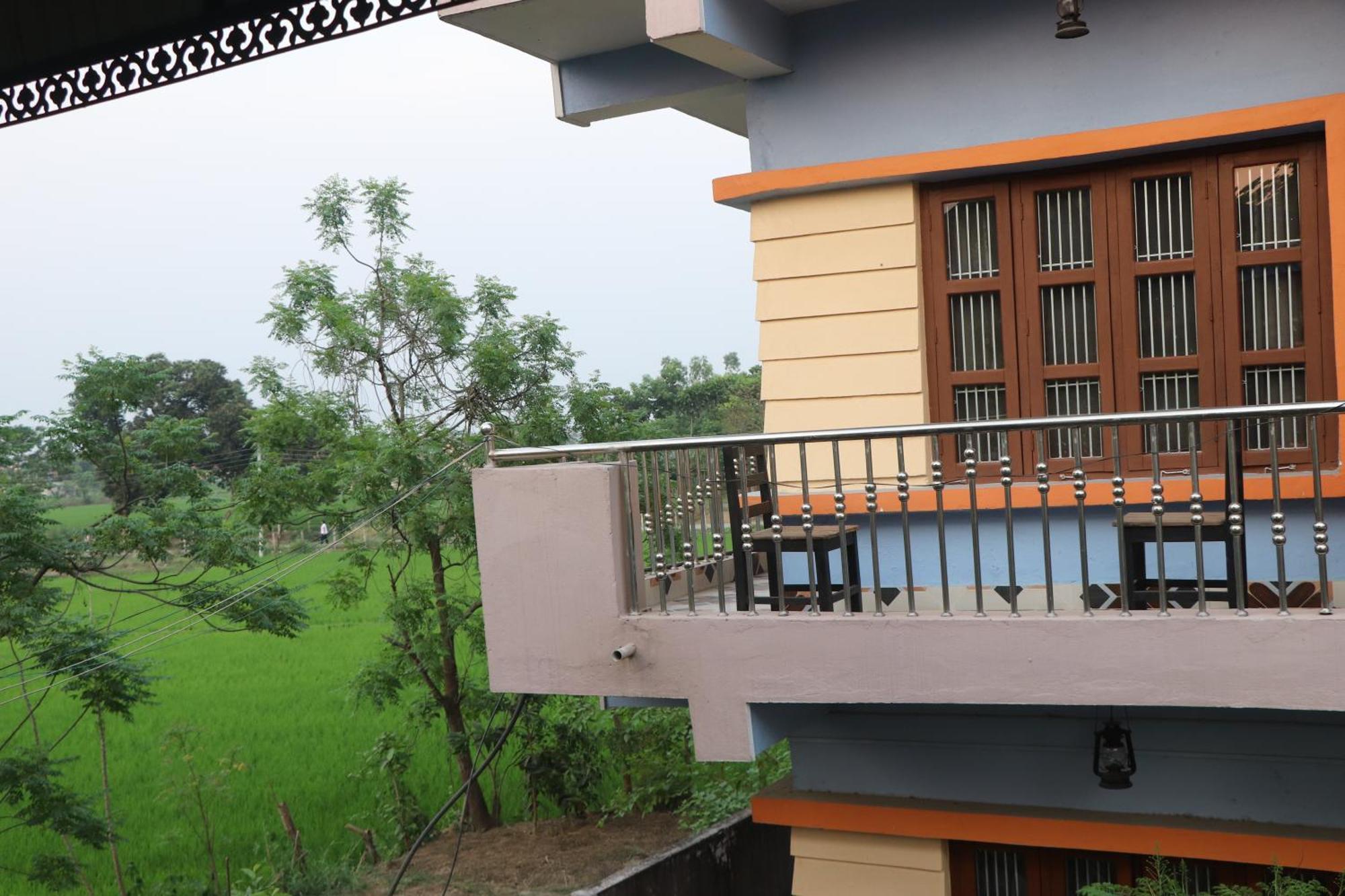 Hotel Flycatcher Chitwan- A Jungle Safari Home Sauraha Exteriér fotografie