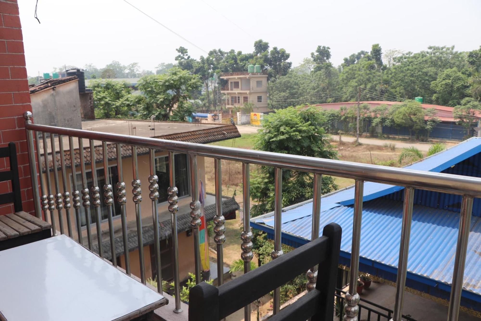 Hotel Flycatcher Chitwan- A Jungle Safari Home Sauraha Exteriér fotografie