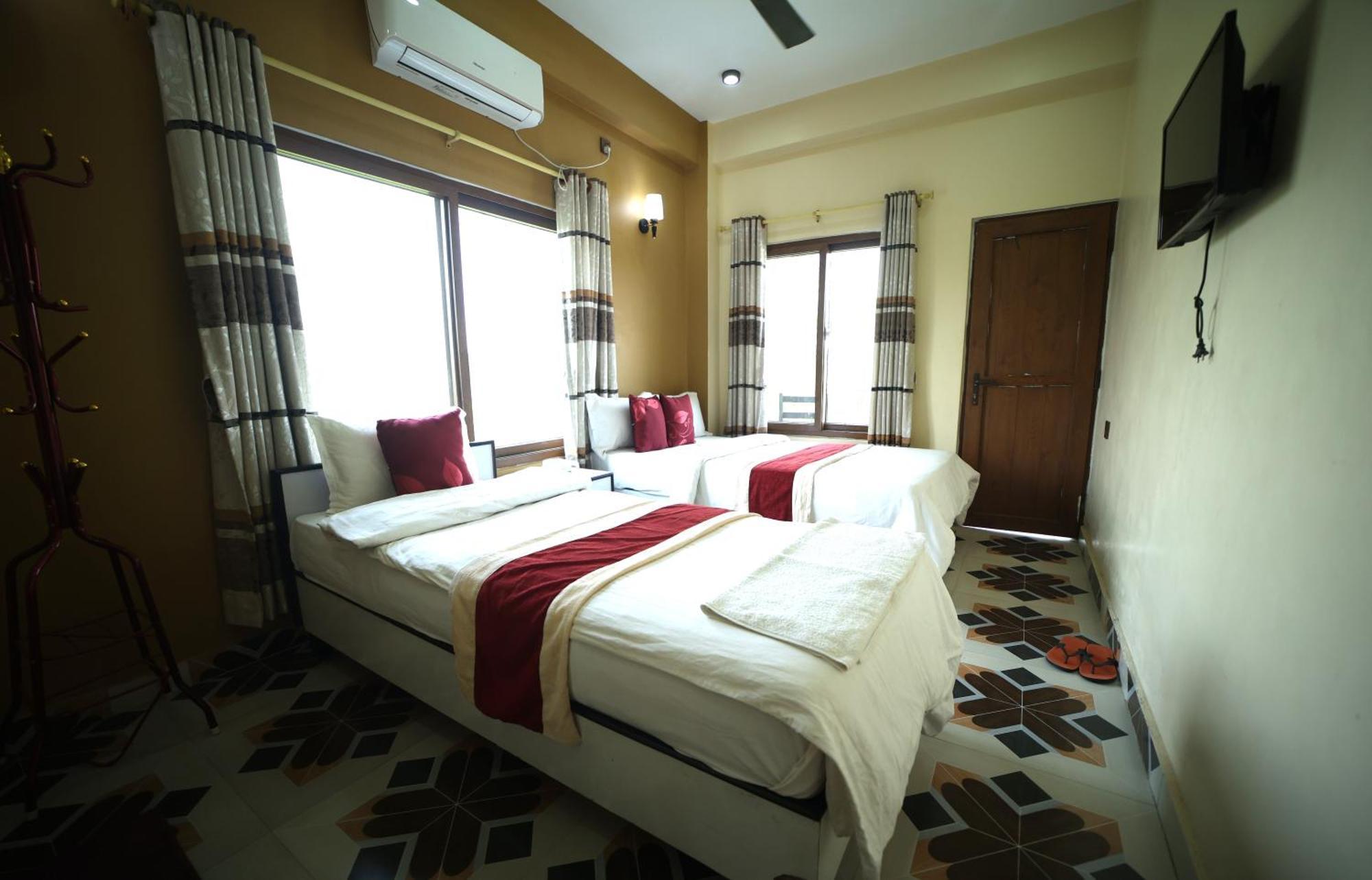 Hotel Flycatcher Chitwan- A Jungle Safari Home Sauraha Exteriér fotografie