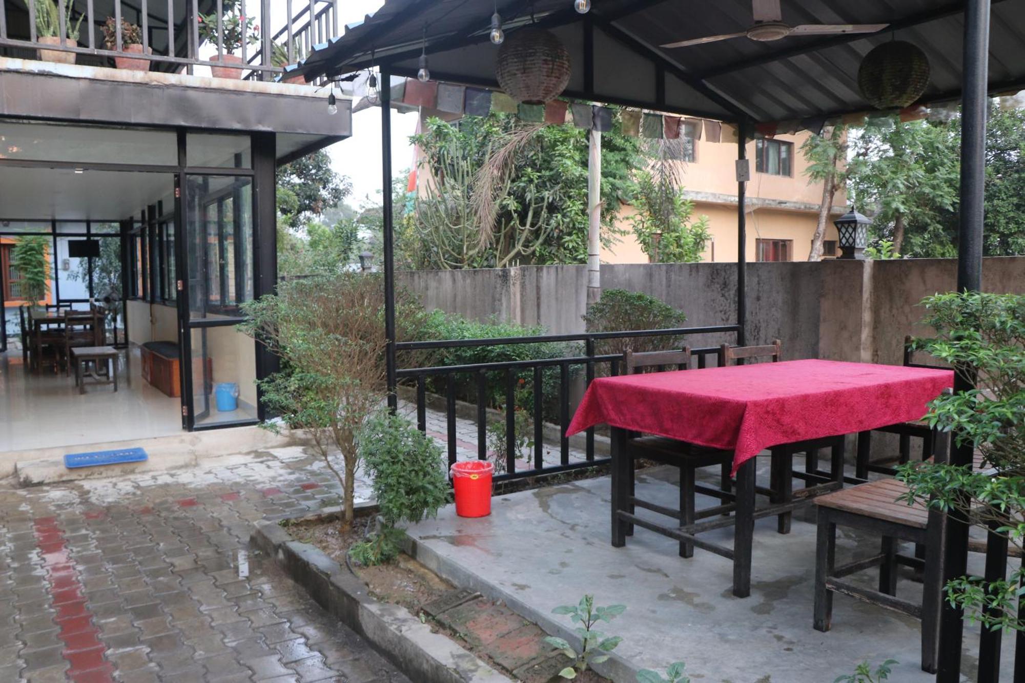 Hotel Flycatcher Chitwan- A Jungle Safari Home Sauraha Exteriér fotografie